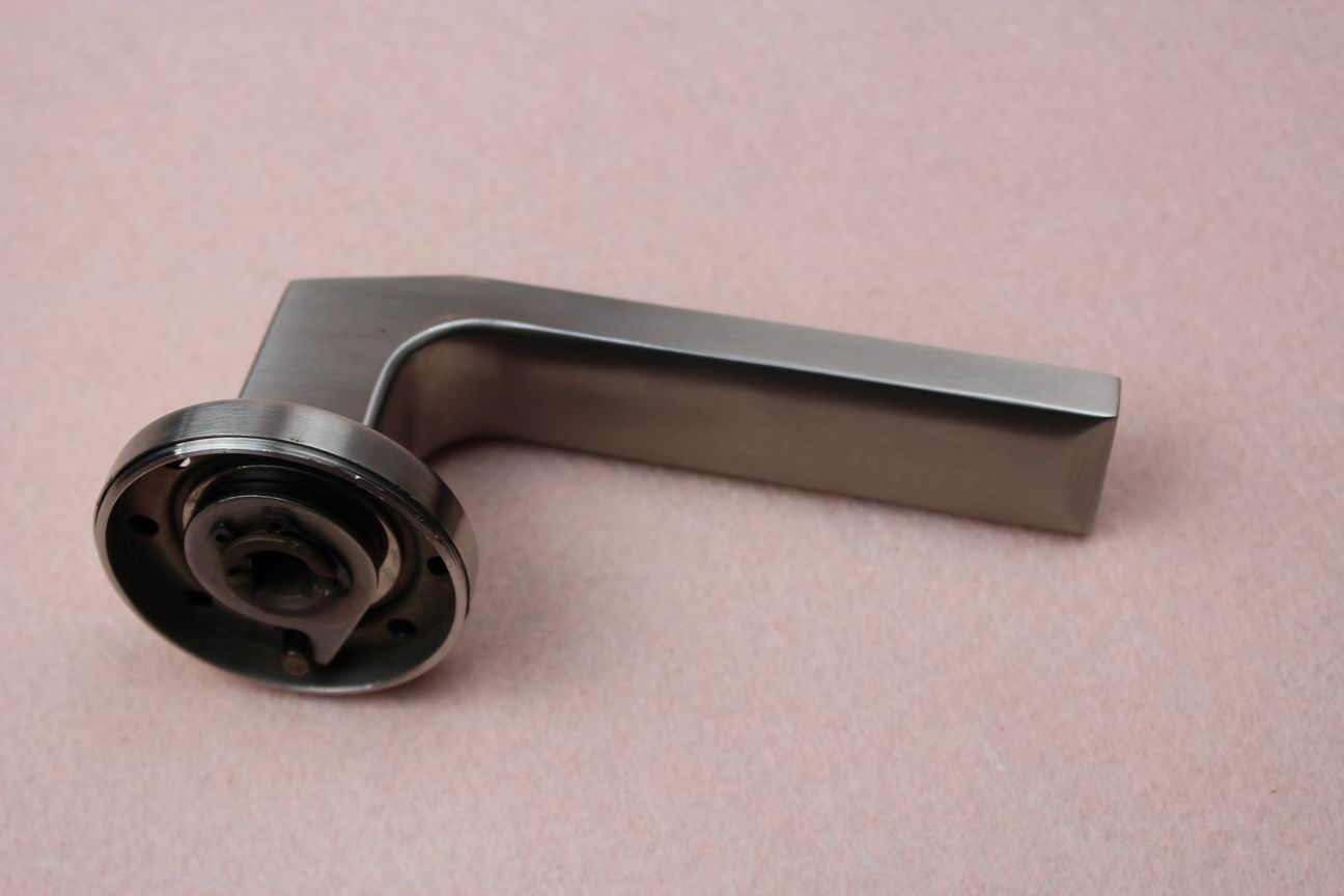 High quality solid type stainless steel material door lever handle